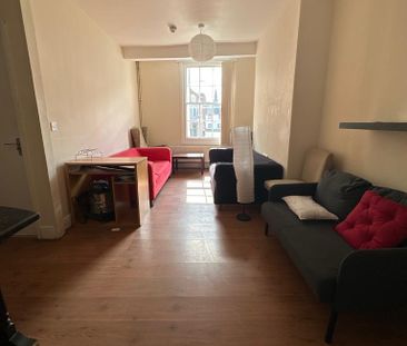 6 bedroom flat to rent - Photo 2