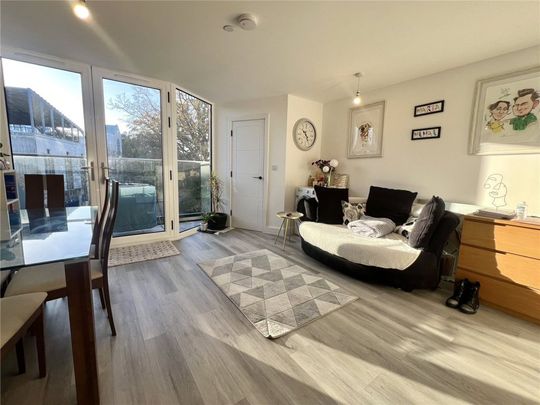 Commercial Road, Poole, Dorset, BH14 - Photo 1