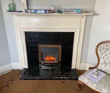 Upland Road 3 Bedroom flat - Photo 2