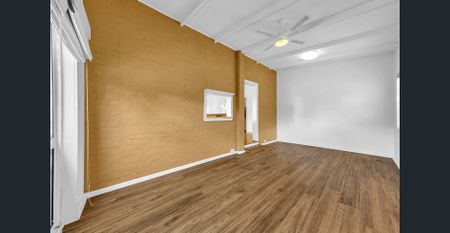 Stylish Living in a Prime Frankston Location!! - Photo 2