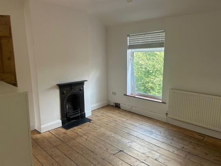 2 bedroom end of terrace house to rent - Photo 4