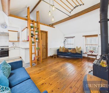 3 bedroom House To Let Total Size: 1018 SQ FT - Photo 2