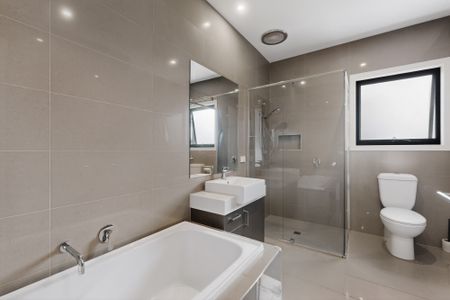 194A Centre Dandenong Road, Cheltenham VIC 3192 - House For Rent | Domain - Photo 5