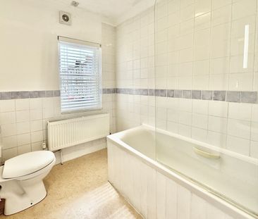 Studio Flat, Guildford Road, BN1 - Photo 1