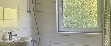 Kurzfristiger Einzug möglich - 2-Zimmer-Wohnung mit Tageslichtbad - Foto 1