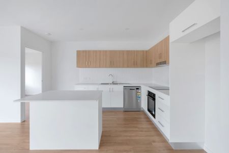 SIMPLY STUNNING! PRIVATE, MODERN & SPACIOUS DUPLEX IN A1 LOCATION! - Photo 3