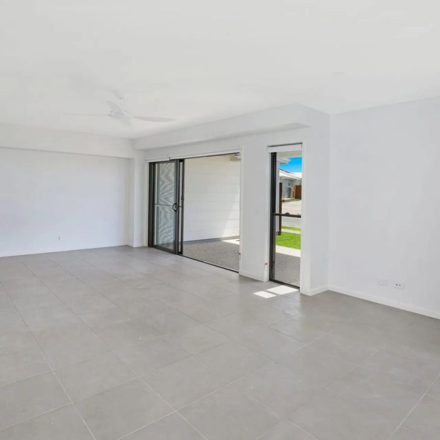 Contemporary Living with Space, Style & Comfort - Photo 1