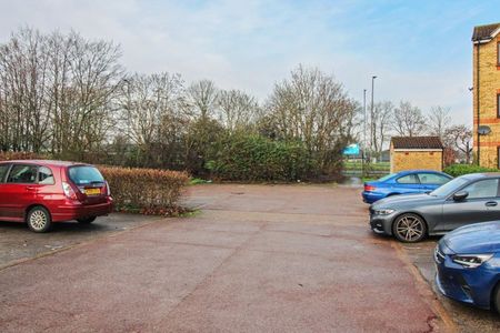 Prestatyn Close, Stevenage, Hertfordshire - Photo 5