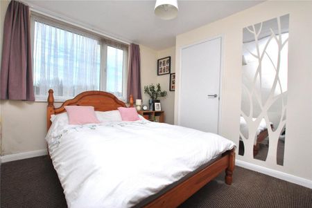 3 bedroom apartment to rent - Photo 4