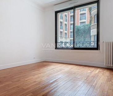 PARIS VIII - Appartement avec deux chambres - Rue Clément Marot - Photo 1