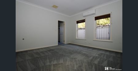 TRANQUIL SOUTH SIDE LIVING - Photo 4