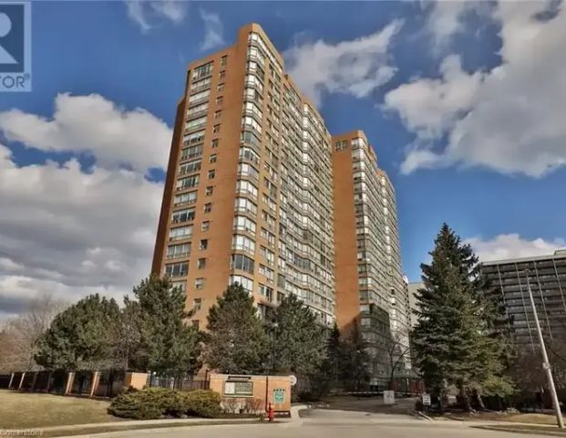 1276 MAPLE CROSSING Boulevard Unit# 610 | 1276 MAPLE CROSSING Boulevard Unit# 610, Burlington - Photo 1