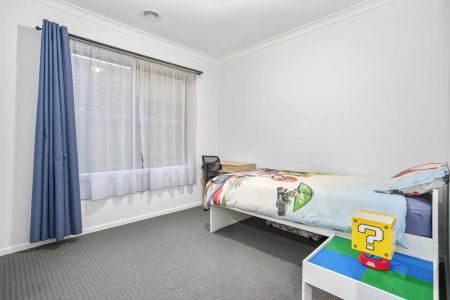 Modern Elegance in the Heart of Strathtulloh - Photo 3