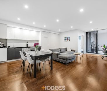 Spacious Top Floor 1 Bedroom Beauty - Photo 2