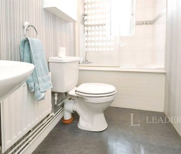 2 bedroom house to rent Upper Stone Street, Maidstone, Kent, ME15 - Photo 3