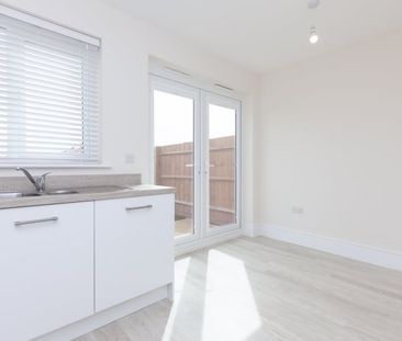 Further Wore, Radley - Photo 1