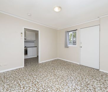 Stylish & Low-Maintenance Studio Living in the Heart of Newmarket - Photo 4