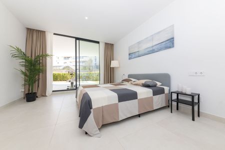Apartment in Benalmadena Costa, Costa del Sol - Photo 5