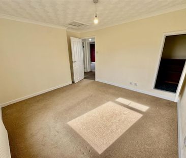 3 bedroom detached house to rent - Photo 4