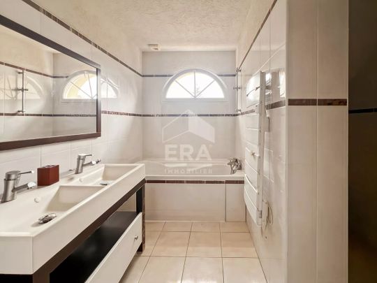 À louer ? Belle maison familiale meublée de 7 pièces à Dammarie-les-Lys - Photo 1