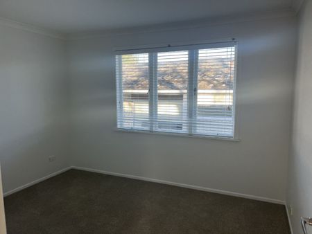 Short walk to the beach, move in before Summer. - Photo 4