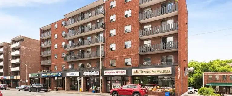 Dundas Apartments | 30 King St. E., Dundas - Photo 1