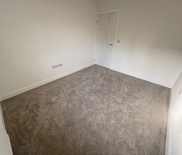 Wade Close - Photo 4