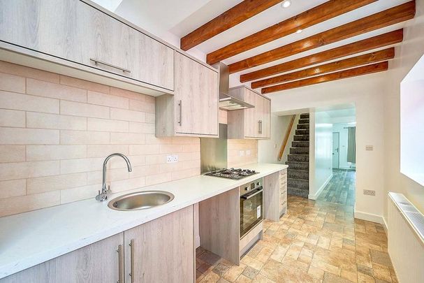 3 bedroom terraced house to rent - Photo 1
