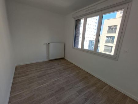 location Appartement T4 DE 78.4m² À BOBIGNY - Photo 2