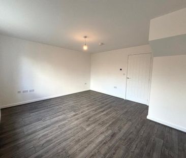 Alder Close, Chesterfield, S42 - Photo 2