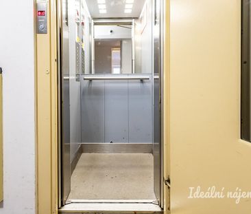 Pronájem bytu 1+kk 20 m² - Photo 1