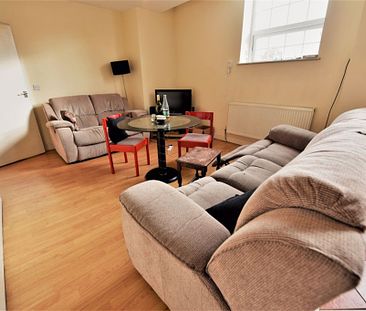 2 bedroom Flat in 14 Raglan Rd, Leeds - Photo 3