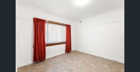 Comfortable Family Home Near Merlynston & Batman Stations - Photo 2