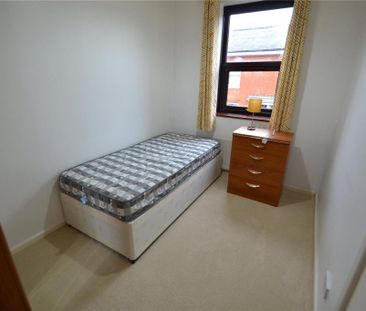 3 bedroom end of terrace house to rent - Photo 3