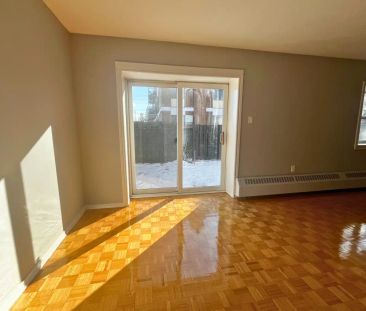 Regency Court Apartments — 1032 Dakota - 2 Bedroom Townhouse - Photo 4