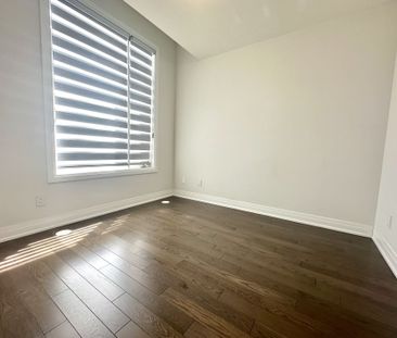 For Lease - 932 Isaac Phillips Way, Newmarket, Ontario - Photo 4