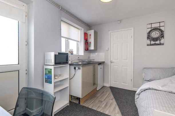 1 bedroom property to rent - Photo 1