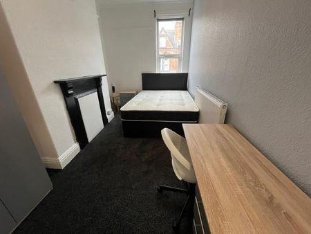 7 bedroom terraced house to rent - Photo 3