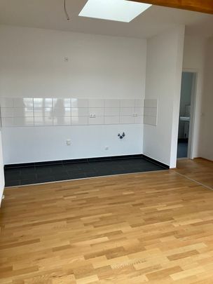 Etwas besonderes: 2-Zimmer-Wohnung im Penthouse Stil - Photo 1