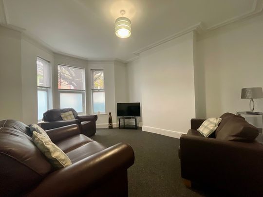 4 bedroom Mid Terraced House to let - Photo 1