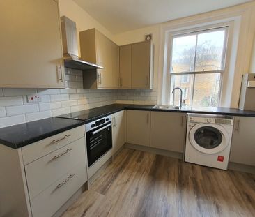 3 Bed Terraced House, Charleston Street, SE17 - Photo 3
