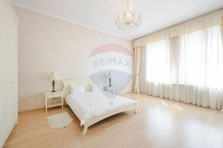 Apartament cu 2 camere de închiriat cu priveliște spre ... - Fotografie 3