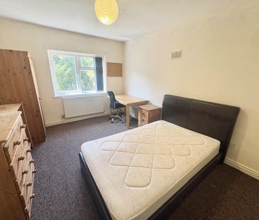 6 bedroom semi-detached house to rent - Photo 4