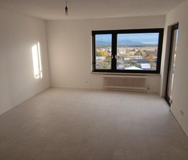 Helle 2-Zim.-Wohnung mit EBK und Balkon in Griesheim - Photo 1