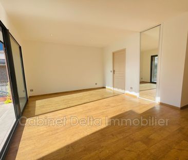 Centre-ville de Sanary, T1 de 28m² avec grande terrasse, asce - Photo 3