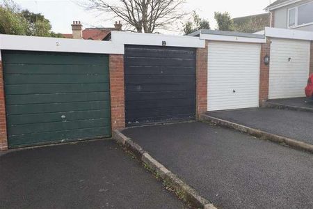 Capstone Court, Ilfracombe, EX34 - Photo 5