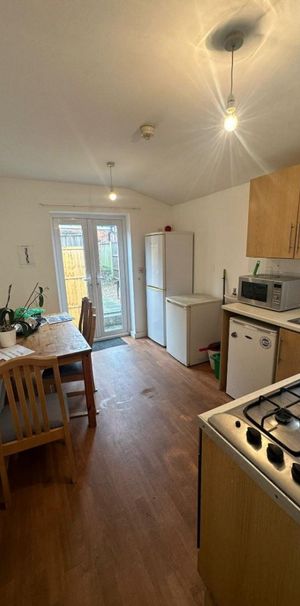 1 bedroom Flat To Let - Photo 1