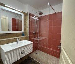 Location Appartement 2 pièces 45m² SETE 34200 - Photo 6