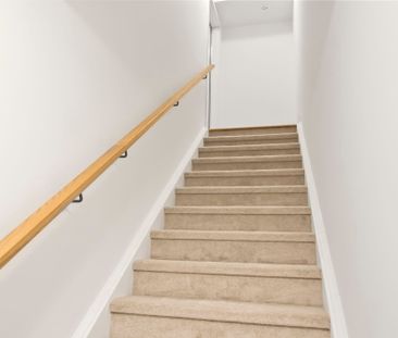For Lease - 66 Appletree Lane, Barrie, Ontario - Photo 3