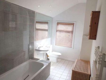 Penns Lane, Wylde Green, B72 - Photo 3